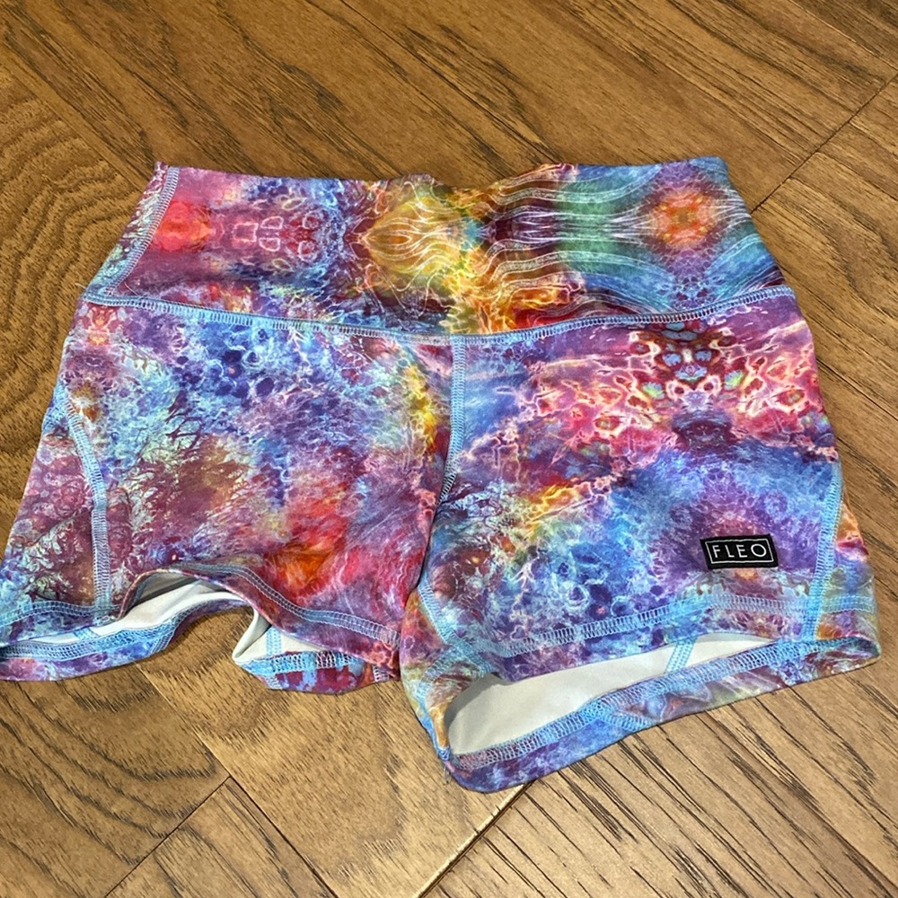 EUC small fleo shorts